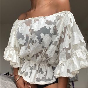 Off the Shoulder Puff Sleeve Top 🦢